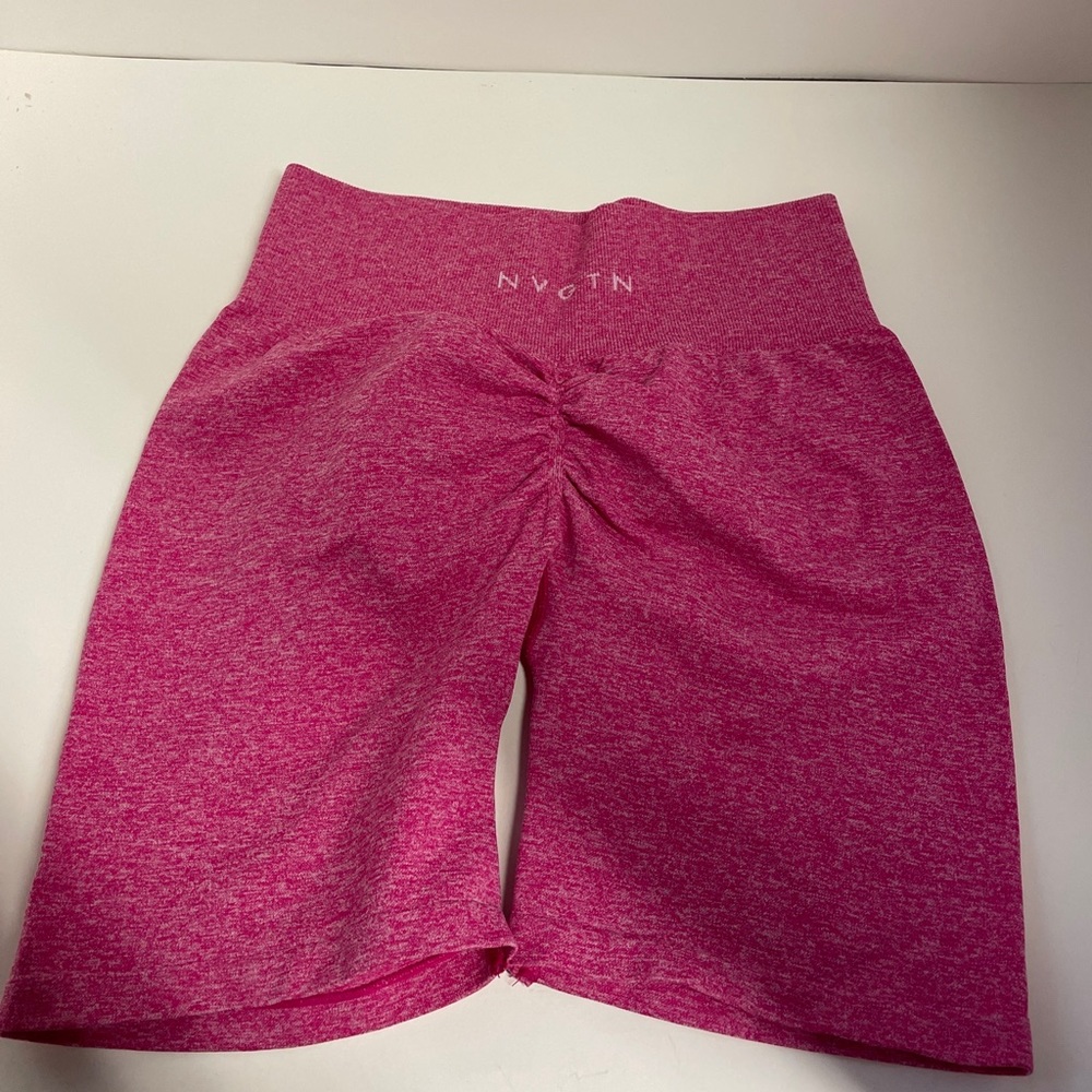 NVGTN - Scrunch Biker Shorts - Size M